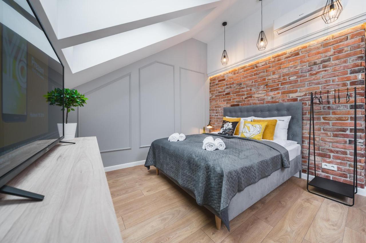 Saint Florian'S Suites - Old Town Luxury Apartments - By Upstairs Cracovia Exterior foto