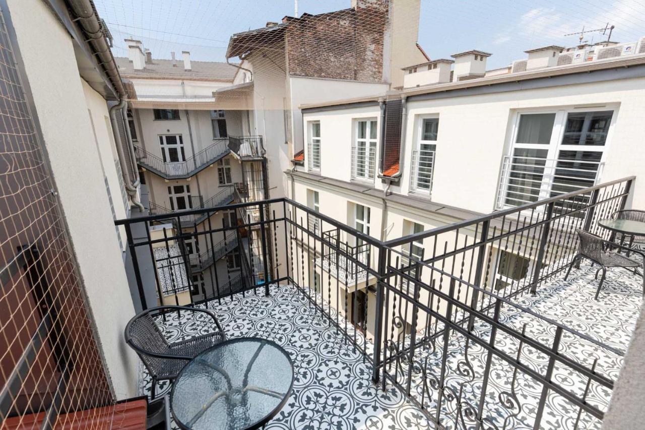 Saint Florian'S Suites - Old Town Luxury Apartments - By Upstairs Cracovia Exterior foto