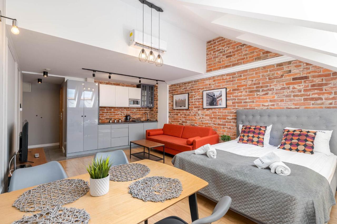 Saint Florian'S Suites - Old Town Luxury Apartments - By Upstairs Cracovia Exterior foto